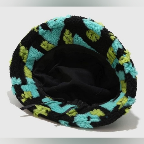 Letter Print Fuzzy Bucket Hat Color Block Plush Hat - Picture 3 of 7